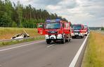 Dwóch mężczyzn nie żyje, kilku zostało rannych! Potworny wypadek busa na S7. Auto zostało zmasakrowane