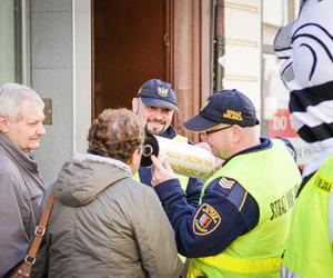 Zebra Basia rozdawała odblaski na chorzowskiej Wolce 