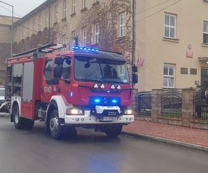 Pożar w liceum w Końskich! Z budynku ewakuowano sto osób. Co się stało?