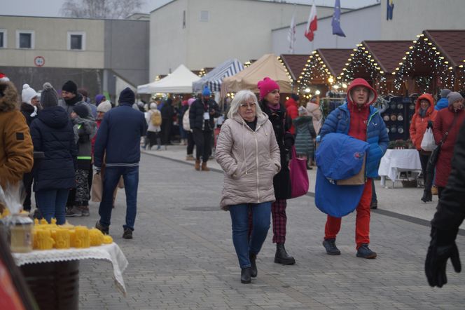 Magia świąt w Fordonie! Byliśmy na Akademickim Jarmarku Bożonarodzeniowym [ZDJĘCIA]