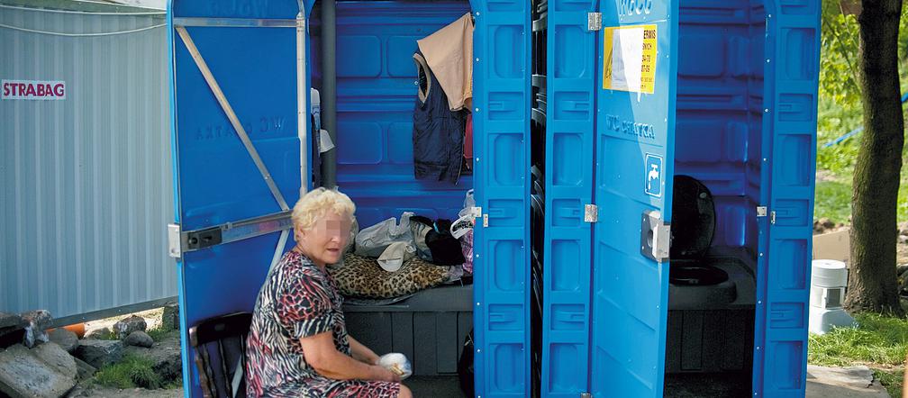 Kolejarze każą płacić za toi toje