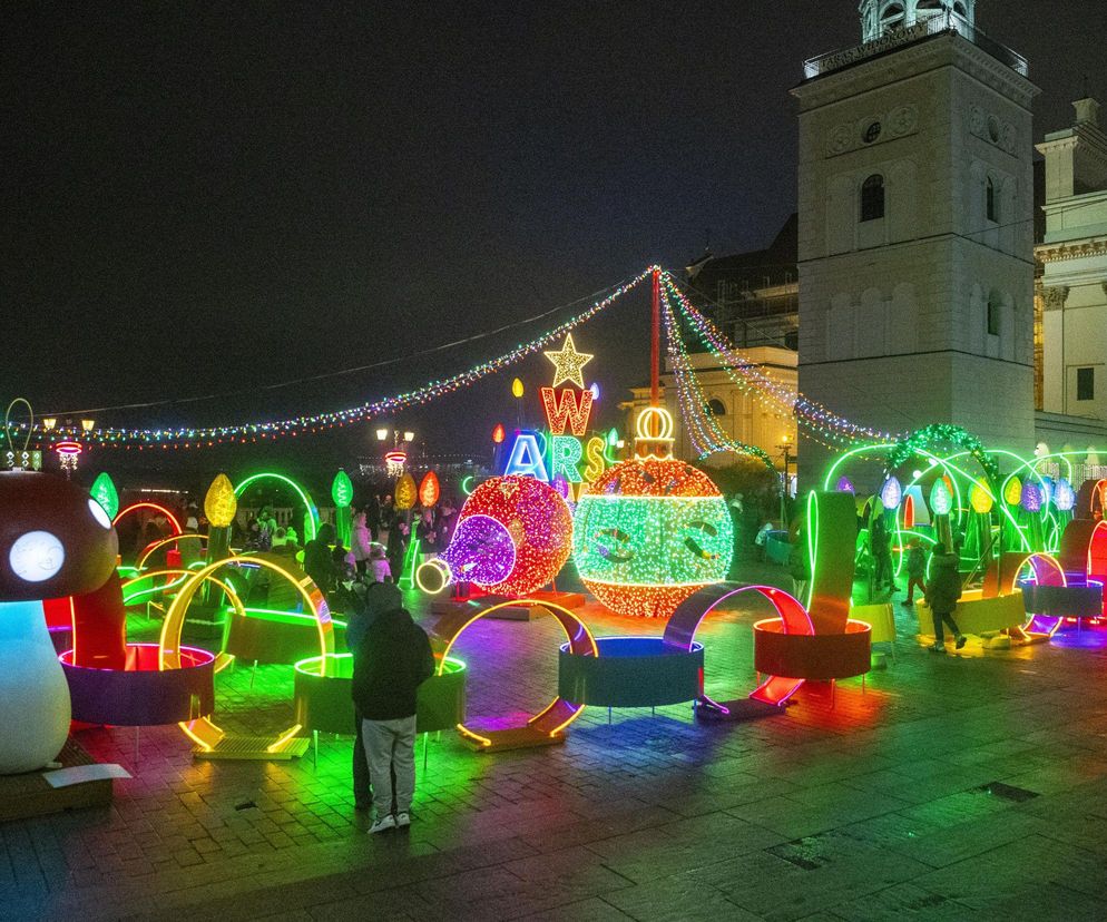 Iluminacja świąteczna zniknie z Warszawy. Do kiedy można ją oglądać?