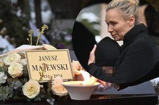 Zapłakana Sonia Bohosiewicz nad grobem Janusza Majewskiego. Ta twarz mówi tak wiele... Smutek, że aż serce się kraje