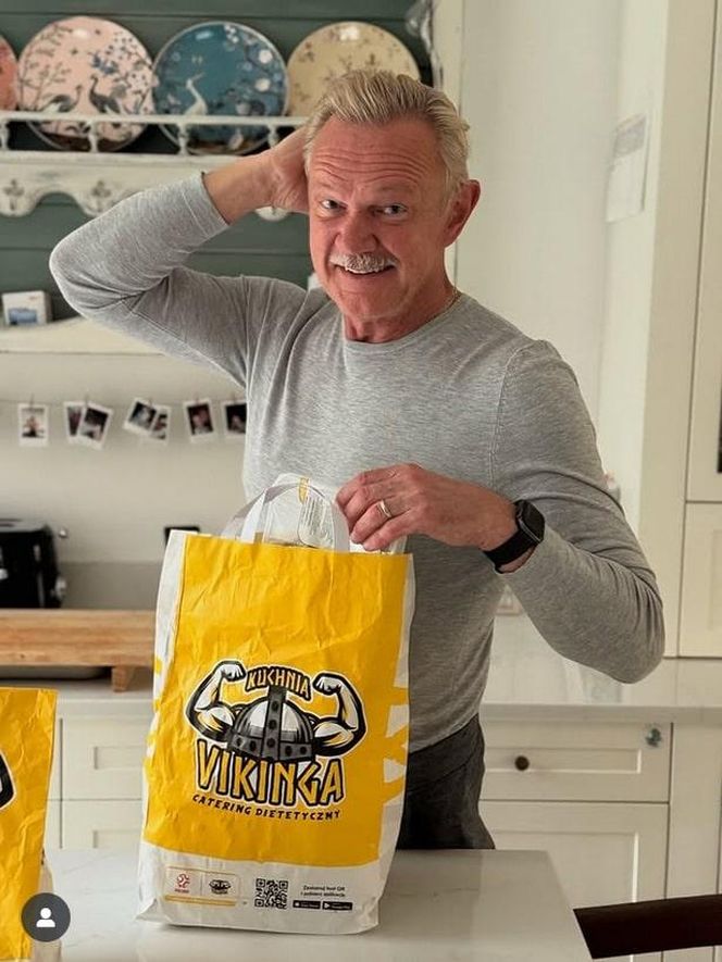 Blondynek z Barcelony. Lewandowski kopiuje Pazurę?