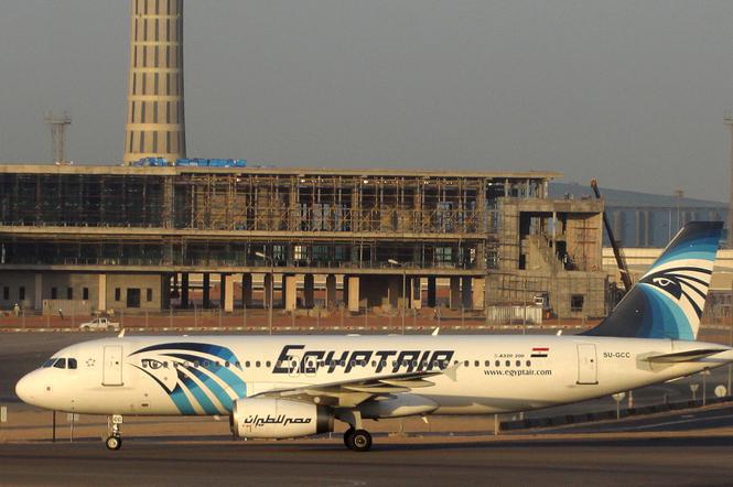ZAMACH na samolot z Paryża? Tajemnicza katastrofa maszyny EgyptAir z 66 osobami na pokładzie 