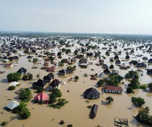 O tej powodzi mówi się bardzo mało! Nasze dzieci płaczą z głodu, chowamy się pod drzewem