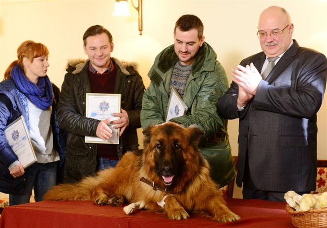 Komisarz Alex odc. 91, Michał Orlicz (Antoni Pawlicki), Ryszard Puchała (Ireneusz Czop), Lucyna (Magdalena Walach)