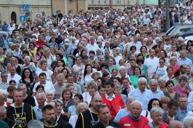 76. rocznica Cudu Lubelskiego. Procesja różańcowa w centrum Lublina
