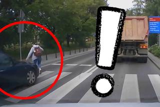 Szokujące nagranie z Warszawy - samochód potrącił kobietę na pasach!