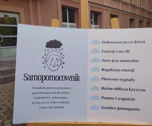 „Samopomocownik” dla uczniów. W poznańskich szkołach ruszył pilotaż programu wsparcia psychicznego młodzieży