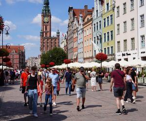 Tłumy turystów w Gdańsku. Ulice pękają w szwach