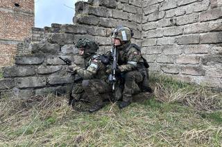 Akademia Wojsk ladowych we Wrocławiu przyjmie niemal 900 osób. Gwarantuje wyżywienie i atrakcyjne uposażenie