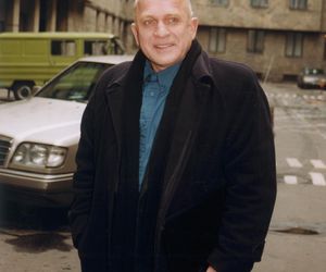 To on przed laty prowadził kultowy program Rosyjska ruletka. Dziś obchodzi 80 urodziny