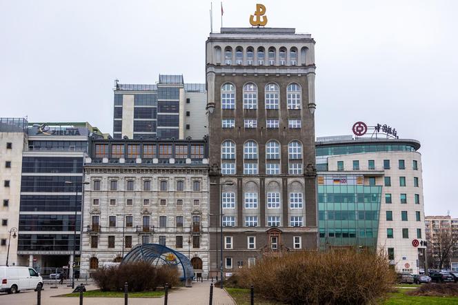 Zobacz najbrudniejsze warszawskie budynki - zdjęcia. Wypiękniałyby, gdyby je umyć