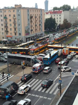 Tetris na skrzyżowaniu Grójeckiej z Wawelską