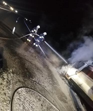 Pożar busa Poczty Polskiej na autostradzie A4