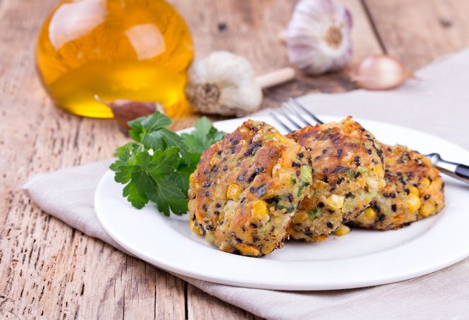 Kotlety warzywne z piekarnika: najlepszy przepis na kotlety z ziemniaków i warzyw