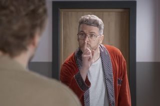 Pan Mama, odcinek 4: Sylwester (Paweł Domagała), Jakobe Mansztajn 