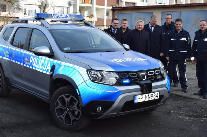 Dacia Duster 4WD melduje się na służbie! Nowy radiowóz posłuży również poza asfaltem