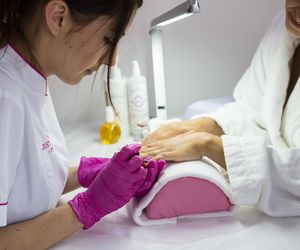 Szkoła Kosmetyczna Woman wyłudziła miliony złotych