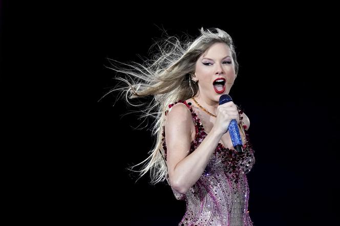 Taylor Swift woli kobiety?! Ten artykuł wywołał burzęa