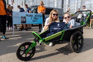 Nie chodzi i nie oddycha - a ukończył półmaraton. 