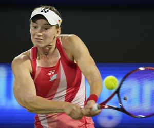 Jelena Rybakina o meczu z Igą Świątek: Wiem jak z nią grać