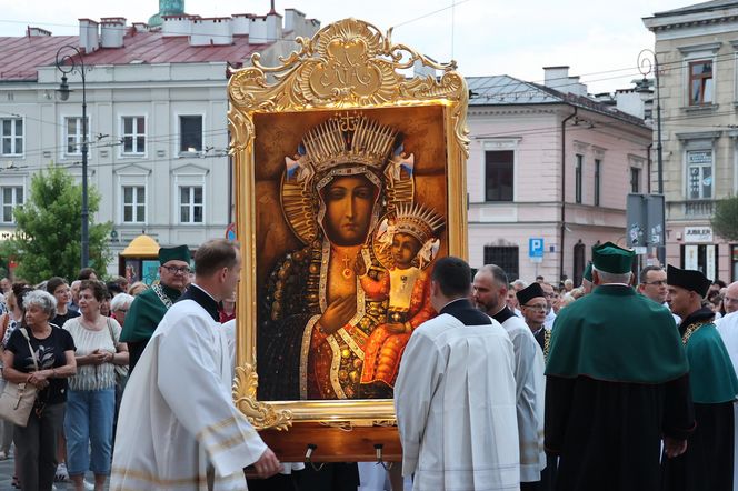 76. rocznica Cudu Lubelskiego. Procesja różańcowa w centrum Lublina