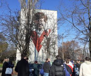 Odsłonięto mural z wizerunkiem Włodzimierza Smolarka