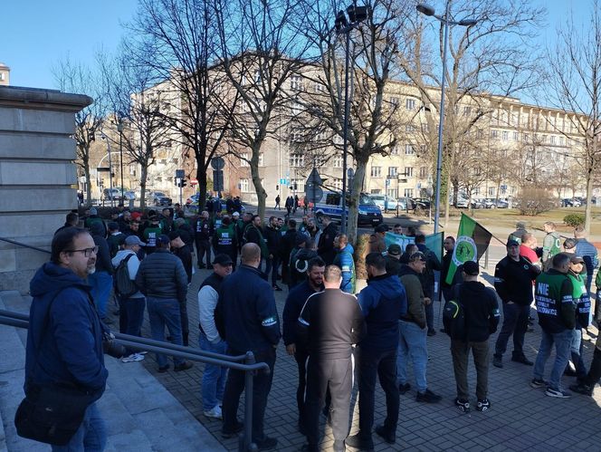 Górnicy protestowali pod ministerstwem przemysłu w Katowicach przeciwko likwidacji KWK Bielszowice