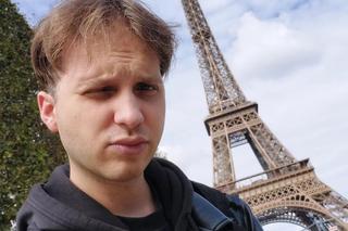 Skiba nie zaprosił syna na swój ślub, a teraz musi go oglądać w kobiecych ciuszkach. Tytus ubrał rajstopy i spódniczkę