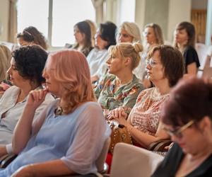 Dorota Goldpoint - ulubiona projektantka gwiazd i bizneswoman głosem wszystkich kobiet. Wspierają ją Bożena Dykiel i Weronika Marczuk