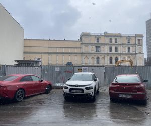 Parking przy rektoracie Umedu