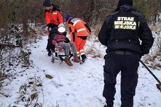 Strażnicy miejscy uratowali starszą kobietę