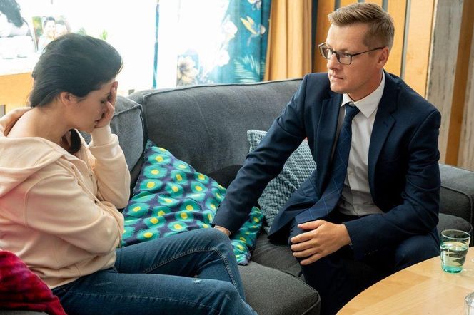 M jak miłość, odcinek 1883: Kinga molestowana! Obrzydliwy Hoffman wreszcie dopnie swego