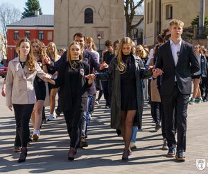 To najstarsza szkoła w Świętokrzyskiem! Był polonez, będzie bal