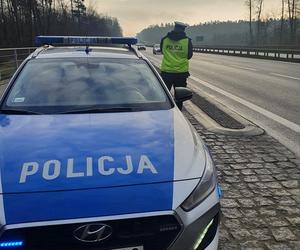 115 km/h w Małyszynie, bez prawa jazdy i na podwójnym gazie