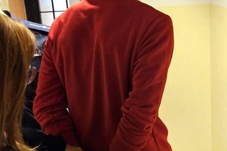 Dramat w centrum Sopotu. Wtargnął do karetki i rzucił się na ratownika