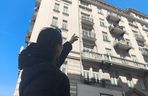„Marzę, żeby się ogrzać przed śmiercią”. Mieszkańcy kamienicy w centrum Warszawy żyją bez centralnego ogrzewania