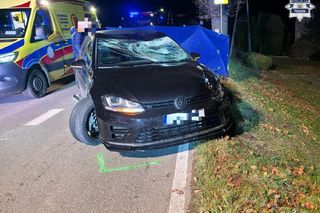 20-latek zignorował znak STOP i potrącił seniorkę. Kobieta nie żyje