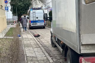 Cofał mercedesem, potrącił kobietę. Dramat na Mokotowie