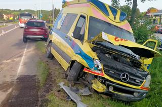 Wypadek karetki w Nienadowej [GALERIA]