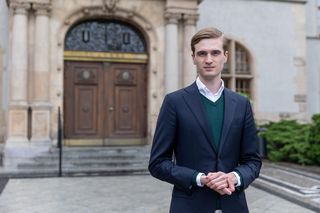 Karol to prawdziwy geniusz! Teraz prosi o pomoc