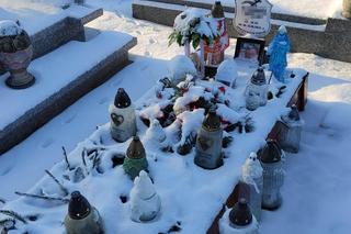 Wspólny grób ojca i córki z Inowrocławia wygląda na smutny i opuszczony