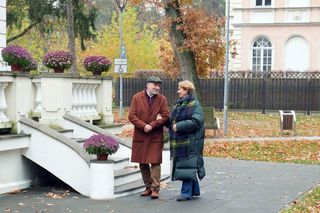 	Barwy szczęścia odc. 3170. Józefina Rawiczowa (Elżbieta Jarosik), Andrzej Zastoja-Modelski (Leon Charewicz)