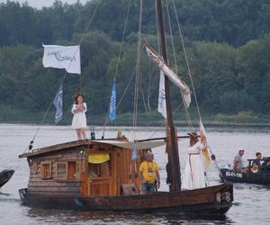 Festiwal Wisły 2023 w Bydgoszczy. Tak było na paradzie łodzi [ZDJĘCIA]