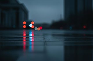 Podstawki samochodowe dla dzieci. Kiedy chronią, a kiedy są pułapką?