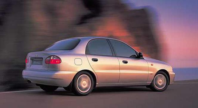 Daewoo Lanos 4d.