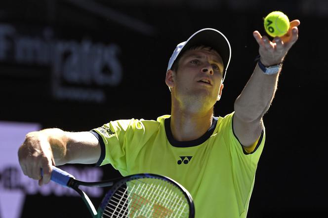 Hurkacz - Mannarino O KTÓREJ GODZINIE gra Hurkacz dzisiaj? Polak czeka na mecz w 2 rundzie Australian Open! KIEDY gra Hurkacz GODZINA meczu dzisiaj II runda AO 2022