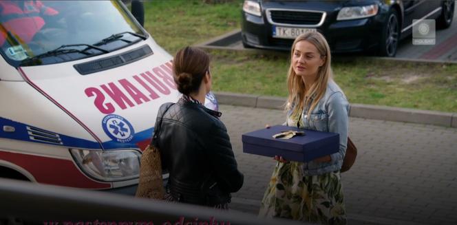 Przyjaciółki, odc. 190: Inga (Małgorzata Socha), Agata (Marta Szumieł)